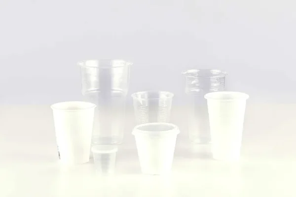 Vasos desechables de plástico